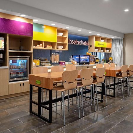 佐治亚瓦尔多斯塔希尔顿惠庭套房酒店 外观 照片