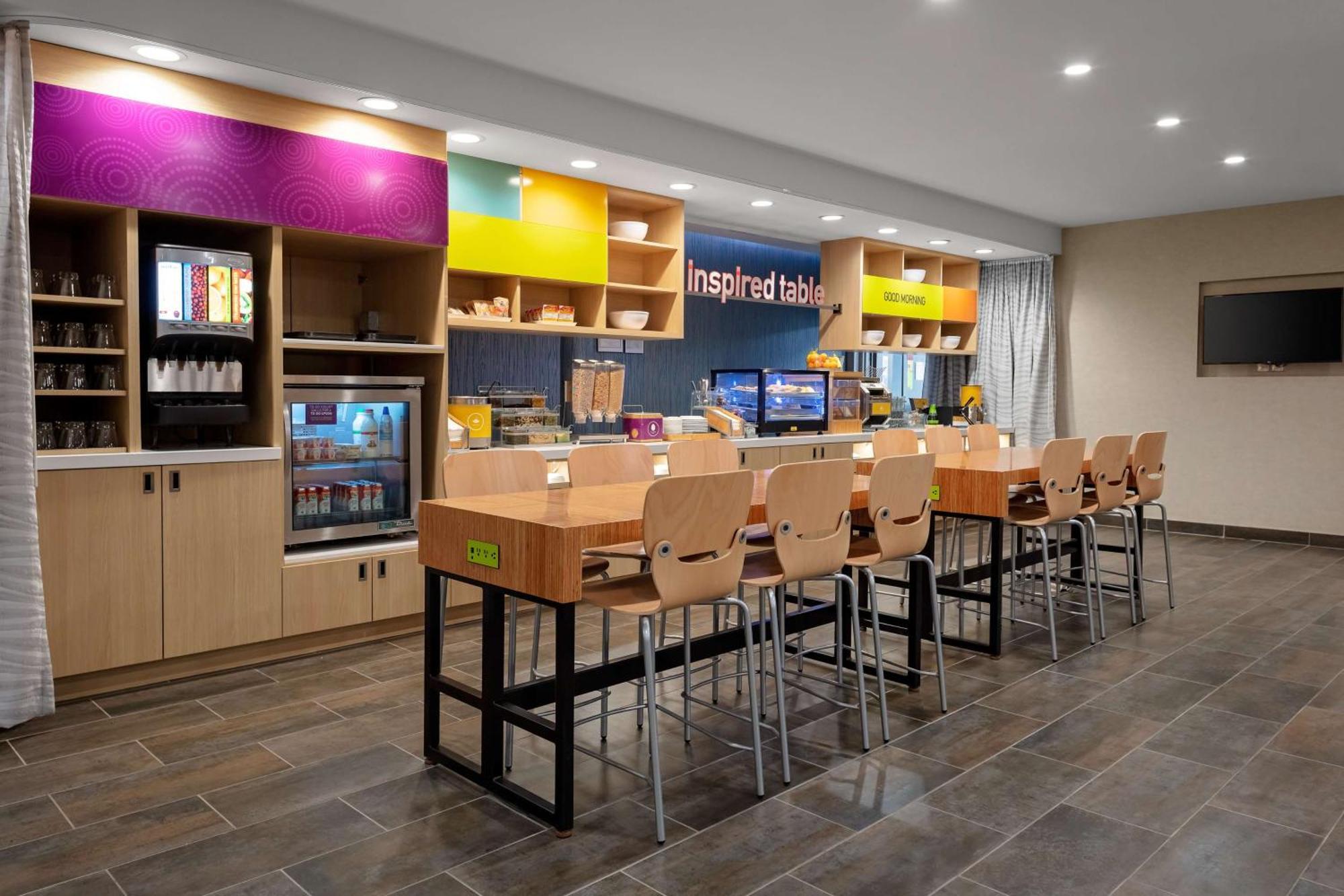 佐治亚瓦尔多斯塔希尔顿惠庭套房酒店 外观 照片